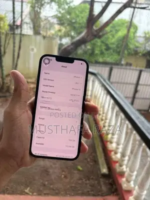 Apple iPhone 13 (Used)