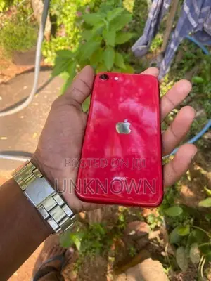 Apple iPhone SE 2 (Used)
