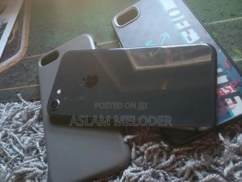 Apple iPhone 8 (Used)
