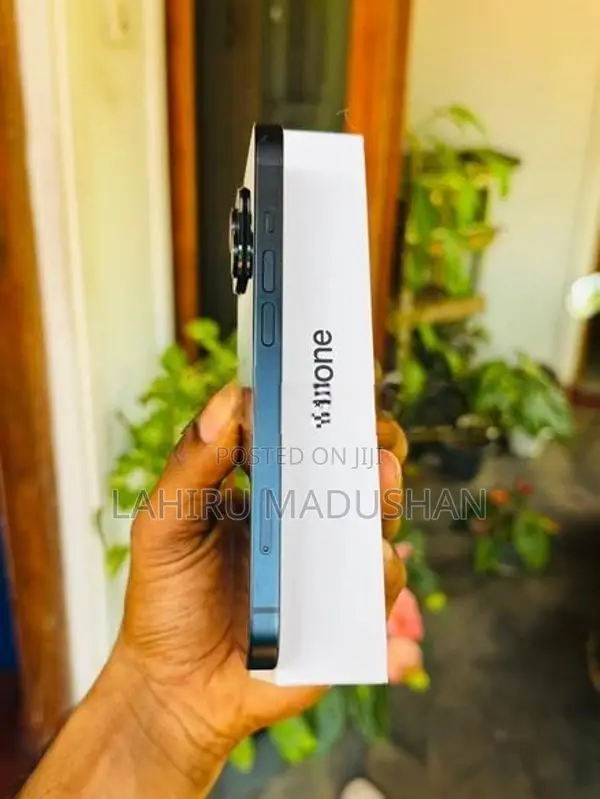 Apple iPhone 14 (Used)