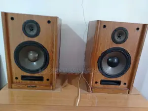 Acoustech American Bookshelf Speakers (Pair)