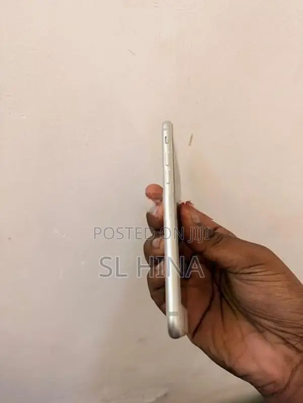 Apple iPhone 8 (Used)