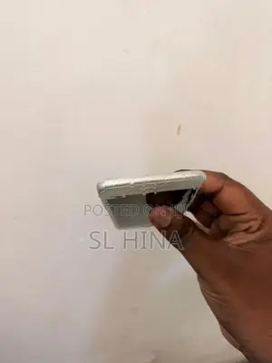 Apple iPhone 8 (Used)