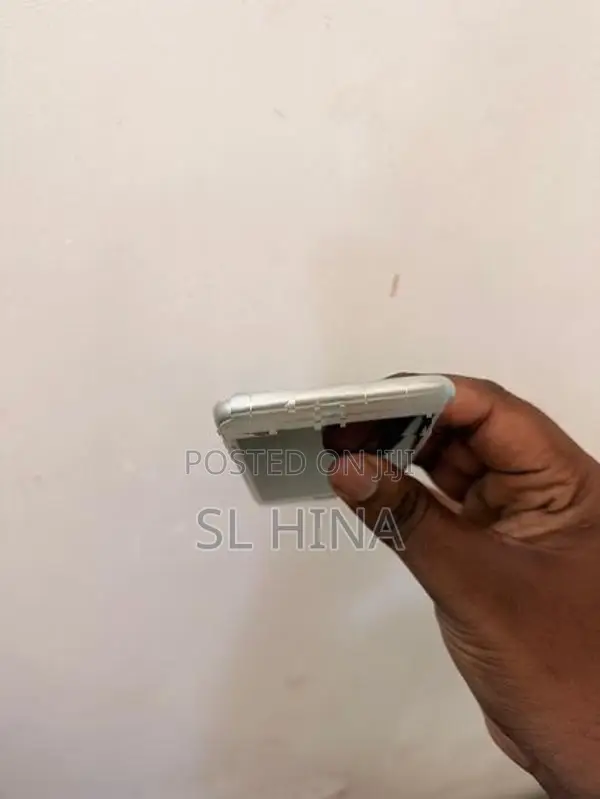 Apple iPhone 8 (Used)