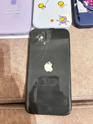 Apple iPhone 11 128GB (Used)