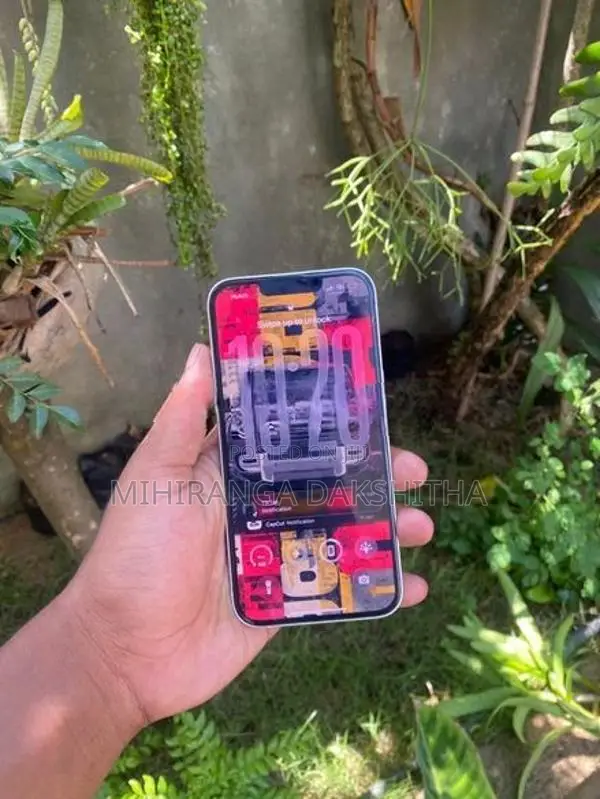 Apple iPhone 13 (Used)