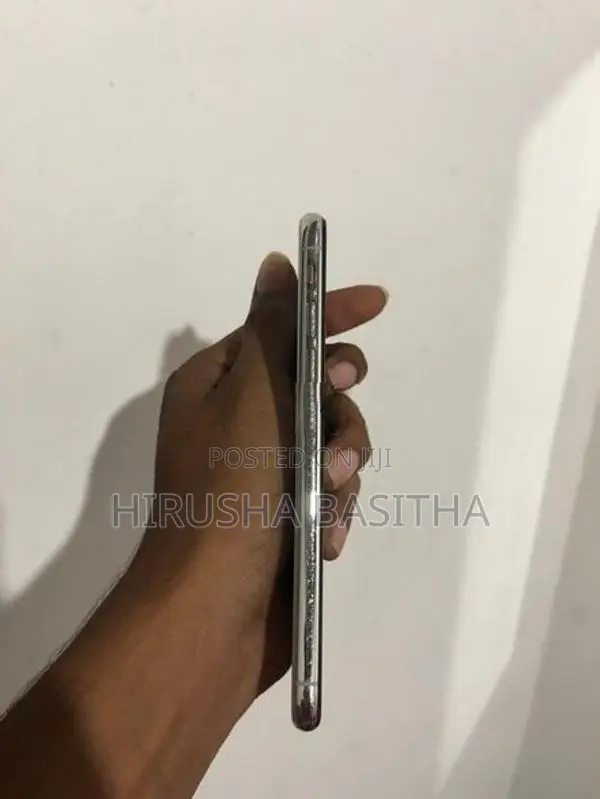 Apple iPhone XS (Used)