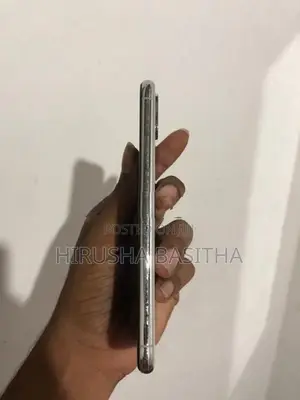 Apple iPhone XS (Used)