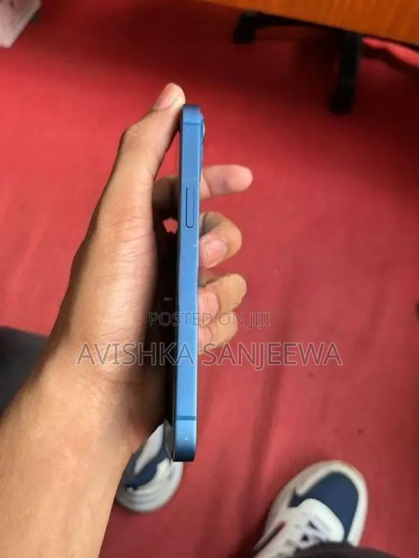 Apple iPhone 13 (Used)