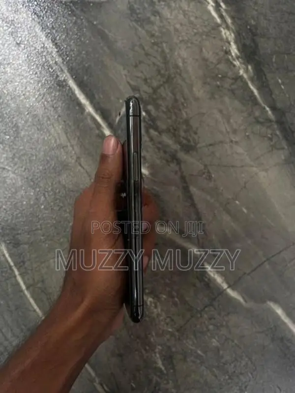 Apple iPhone 11 Pro 256GB (Used)