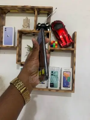 Apple iPhone 11 (Used)