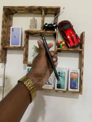 Apple iPhone 11 (Used)