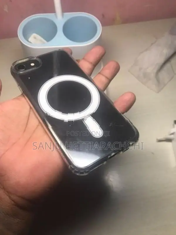 Apple iPhone 8 (Used)