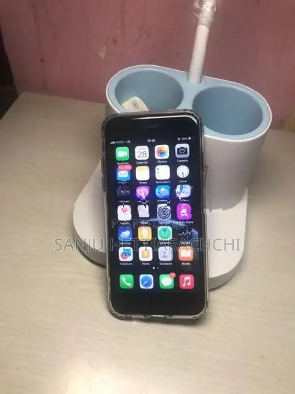 Apple iPhone 8 (Used)