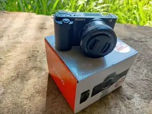 Sony zve10 + Sigma 30mm 1.4 Zhiyun Crane m2