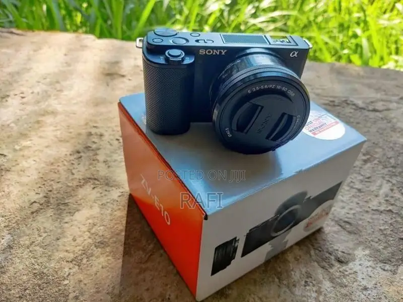 Sony zve10 + Sigma 30mm 1.4 Zhiyun Crane m2