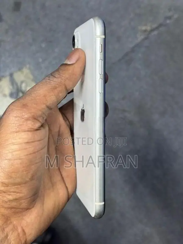 Apple iPhone 11 (Used)