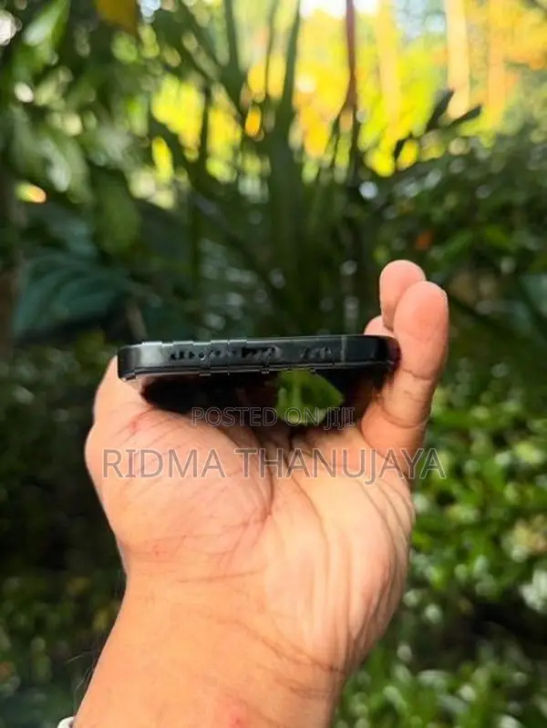 Apple iPhone 16 (Used)