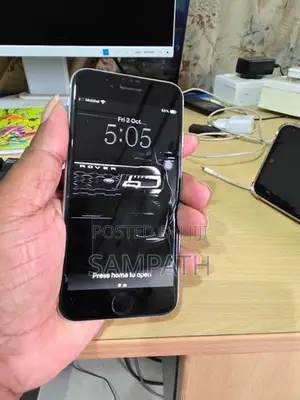 Apple iPhone SE 2 (Used)