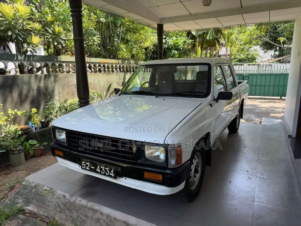 Toyota Hilux 1988 Pickup (Used)