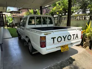 Toyota Hilux 1988 Pickup (Used)