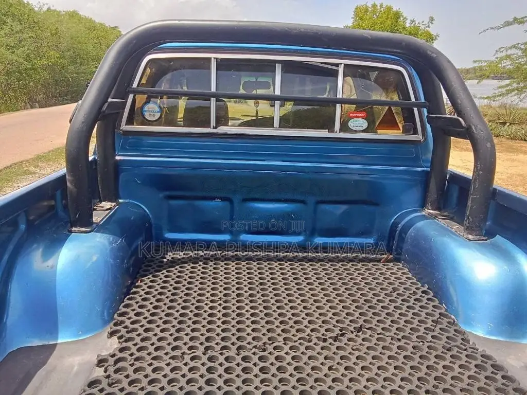 Toyota Hilux 1993 Pickup (Used)
