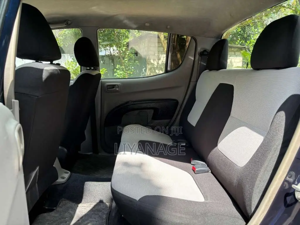 Mitsubishi L200 4WD Cab 2011 Pickup (Used)