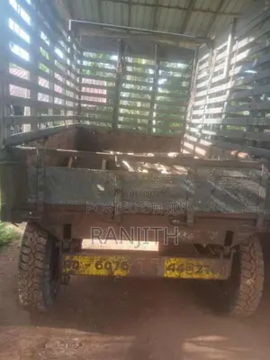 Massey-Ferguson 240 1996 Tractor (Used)