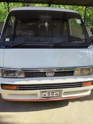 Mazda Brawnyng 1992 Van (Used)