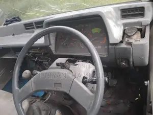 Isuzu ELF 1974 Lorry (Used)
