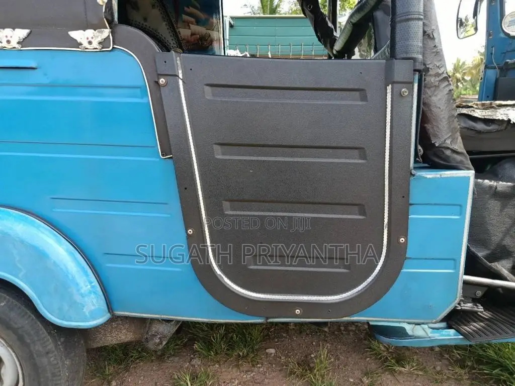 Bajaj RE 205 2011 Three Wheel (Used)