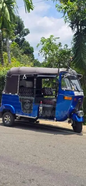 Bajaj 4 Stroke 2009 Three Wheel (Used)