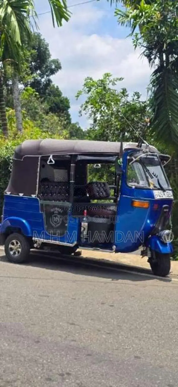 Bajaj 4 Stroke 2009 Three Wheel (Used)