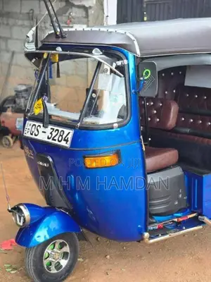 Bajaj 4 Stroke 2009 Three Wheel (Used)