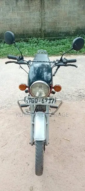 Bajaj Boxer 2006 Motorbike (Used)