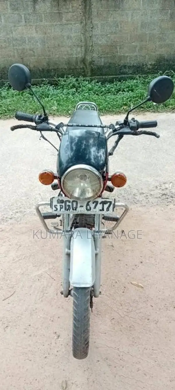 Bajaj Boxer 2006 Motorbike (Used)