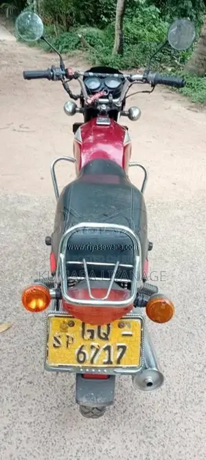 Bajaj Boxer 2006 Motorbike (Used)