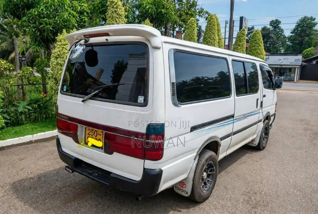 Toyota Dolphin 113 1993 Van (Used)