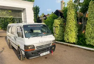 Toyota Dolphin 113 1993 Van (Used)