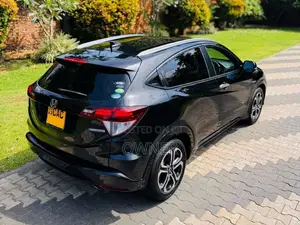 Honda Vezel Z 2014 SUV (Used)