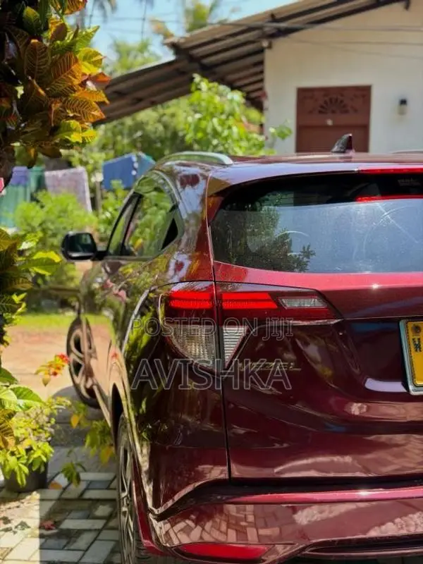 Honda Vezel 2014 SUV (Used)