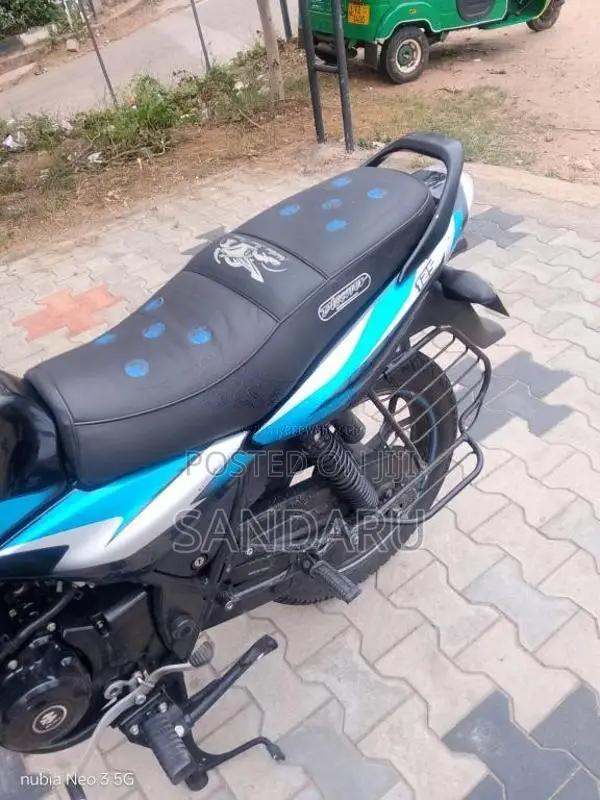 Bajaj Discover 2024 Motorbike (Used)