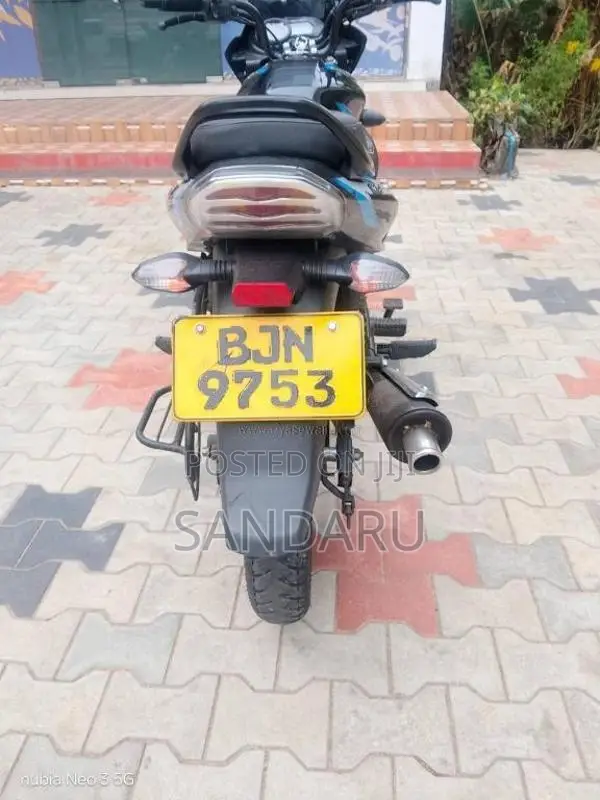 Bajaj Discover 2024 Motorbike (Used)