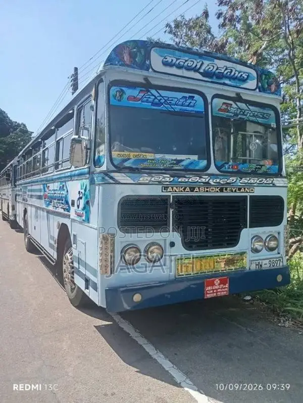 Ashok-Leyland Viking 2004 Bus (Used)