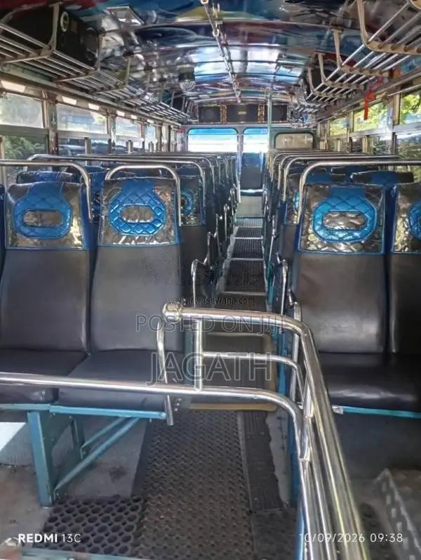 Ashok-Leyland Viking 2004 Bus (Used)