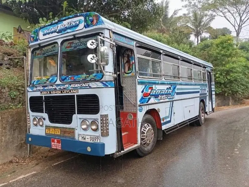 Ashok-Leyland Viking 2004 Bus (Used)