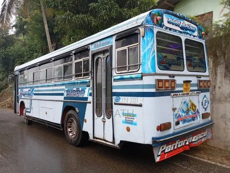 Ashok-Leyland Viking 2004 Bus (Used)