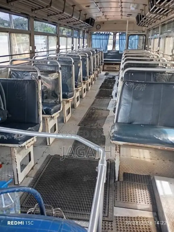 Ashok-Leyland Viking 2004 Bus (Used)