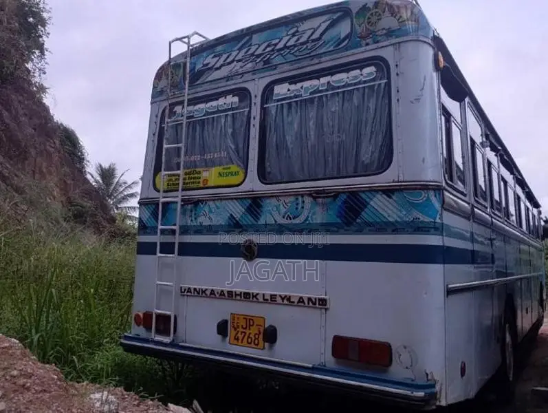 Ashok-Leyland Viking 2004 Bus (Used)