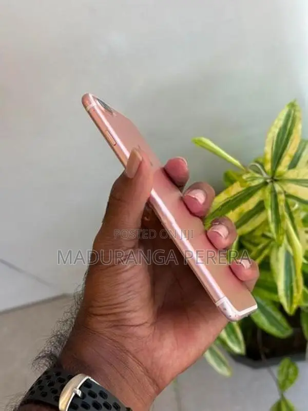 Apple iPhone XS (Used)